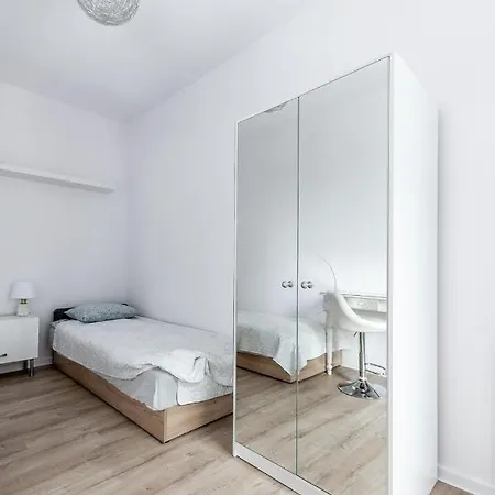 Manu Aparts Manufaktura Apartment *