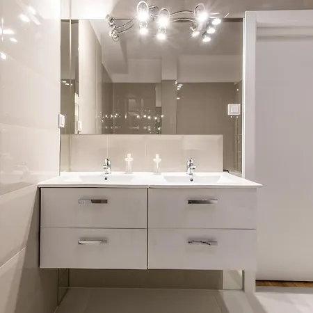 公寓 Manu Aparts Manufaktura 罗兹