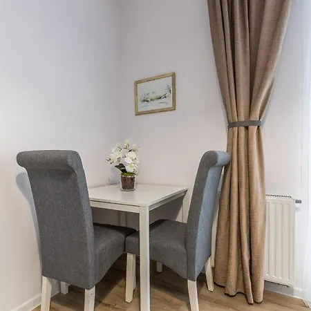 Manu Aparts Manufaktura 公寓 *